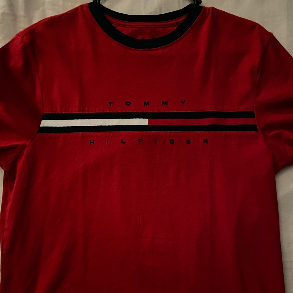 Tommy Hilfiger red t shirt